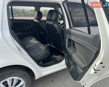 Белый Шкода Фабия, объемом двигателя 1.39 л и пробегом 249 тыс. км за 4850 $, фото 7 на Automoto.ua