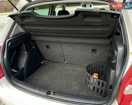 Белый Шкода Фабия, объемом двигателя 1.39 л и пробегом 180 тыс. км за 5100 $, фото 16 на Automoto.ua