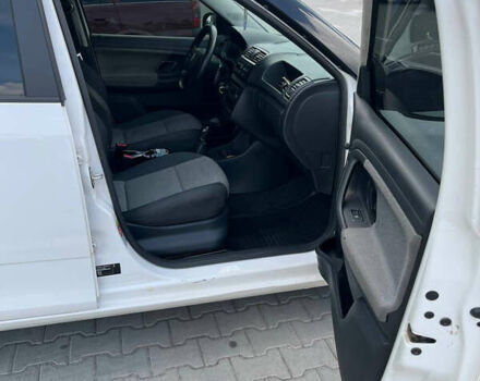 Білий Шкода Фабія, об'ємом двигуна 1.2 л та пробігом 217 тис. км за 4800 $, фото 8 на Automoto.ua