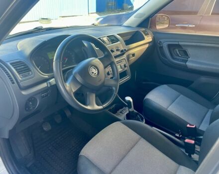 Шкода Фабия 2013 в Кропивницком (Кировограде) на Automoto.ua Белый Шкода Фабия, объемом двигателя 1.6 л и пробегом 200 тыс. км за 6250 $, фото 4 на Automoto.ua