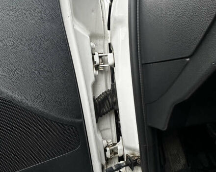 Белый Шкода Фабия, объемом двигателя 1.2 л и пробегом 162 тыс. км за 6000 $, фото 26 на Automoto.ua