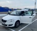 Белый Шкода Фабия, объемом двигателя 1.2 л и пробегом 250 тыс. км за 5500 $, фото 3 на Automoto.ua