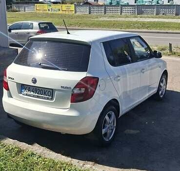 Белый Шкода Фабия, объемом двигателя 1.4 л и пробегом 285 тыс. км за 6050 $, фото 7 на Automoto.ua