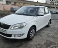 Шкода Фабия 2013 в Киеве на Automoto.ua Белый Шкода Фабия, объемом двигателя 1.4 л и пробегом 192 тыс. км за 5800 $, фото 1 на Automoto.ua
