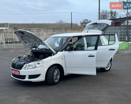 Белый Шкода Фабия, объемом двигателя 0 л и пробегом 130 тыс. км за 5300 $, фото 63 на Automoto.ua