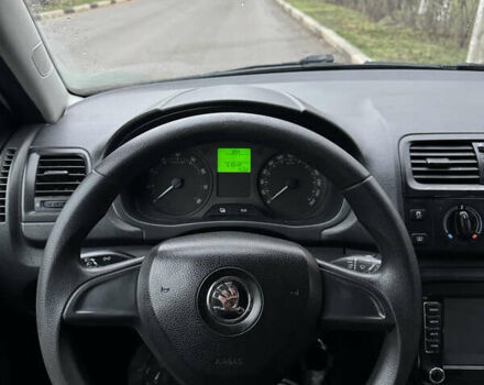 Белый Шкода Фабия, объемом двигателя 1.2 л и пробегом 310 тыс. км за 4600 $, фото 10 на Automoto.ua