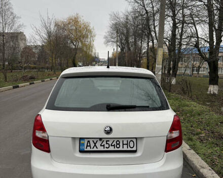 Белый Шкода Фабия, объемом двигателя 1.2 л и пробегом 310 тыс. км за 4600 $, фото 3 на Automoto.ua