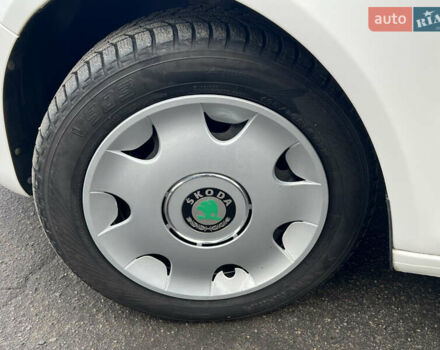 Белый Шкода Фабия, объемом двигателя 0 л и пробегом 130 тыс. км за 5300 $, фото 15 на Automoto.ua