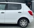 Белый Шкода Фабия, объемом двигателя 1.6 л и пробегом 351 тыс. км за 5990 $, фото 3 на Automoto.ua