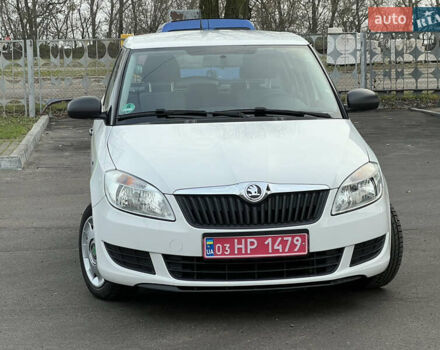 Белый Шкода Фабия, объемом двигателя 0 л и пробегом 130 тыс. км за 5300 $, фото 4 на Automoto.ua