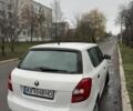 Белый Шкода Фабия, объемом двигателя 1.2 л и пробегом 300 тыс. км за 5700 $, фото 2 на Automoto.ua