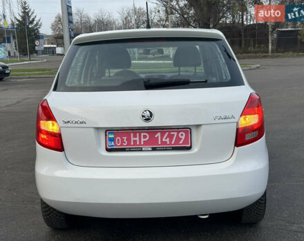 Белый Шкода Фабия, объемом двигателя 0 л и пробегом 130 тыс. км за 5300 $, фото 69 на Automoto.ua