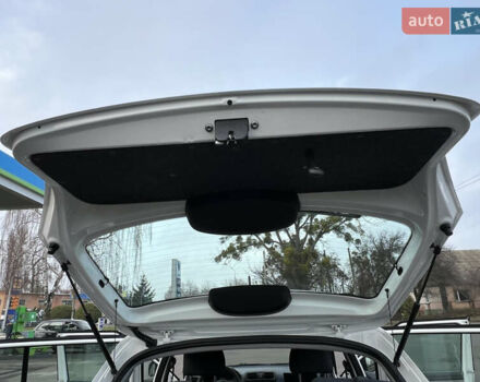 Белый Шкода Фабия, объемом двигателя 0 л и пробегом 130 тыс. км за 5300 $, фото 49 на Automoto.ua