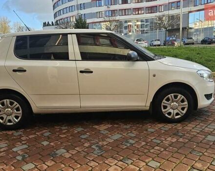 Белый Шкода Фабия, объемом двигателя 1.6 л и пробегом 132 тыс. км за 6700 $, фото 2 на Automoto.ua