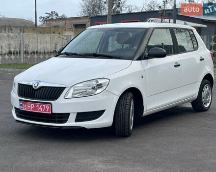 Белый Шкода Фабия, объемом двигателя 0 л и пробегом 130 тыс. км за 5300 $, фото 2 на Automoto.ua