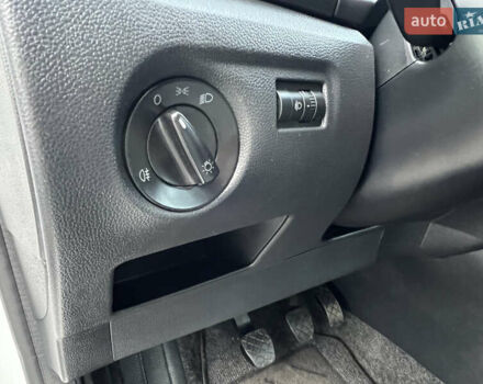 Белый Шкода Фабия, объемом двигателя 0 л и пробегом 130 тыс. км за 5300 $, фото 32 на Automoto.ua