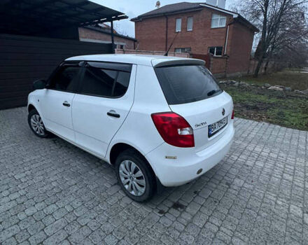 Белый Шкода Фабия, объемом двигателя 1.2 л и пробегом 189 тыс. км за 6600 $, фото 3 на Automoto.ua