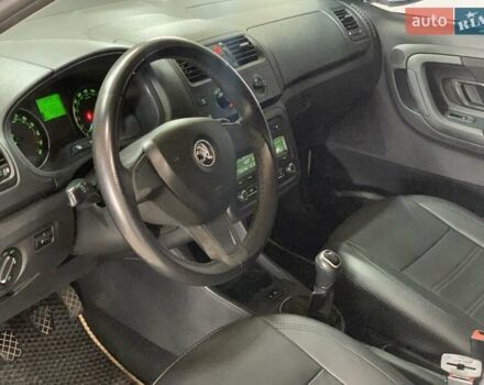 Белый Шкода Фабия, объемом двигателя 1.6 л и пробегом 260 тыс. км за 5800 $, фото 9 на Automoto.ua