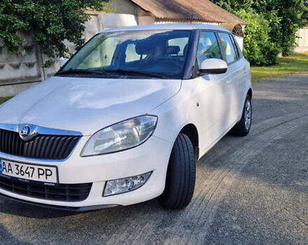 Шкода Фабия 2014 в Малине на Automoto.ua Белый Шкода Фабия, объемом двигателя 1.6 л и пробегом 236 тыс. км за 6500 $, фото 3 на Automoto.ua