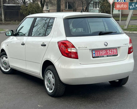 Белый Шкода Фабия, объемом двигателя 0 л и пробегом 130 тыс. км за 5300 $, фото 13 на Automoto.ua