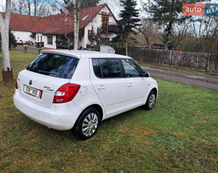 Белый Шкода Фабия, объемом двигателя 1.2 л и пробегом 270 тыс. км за 6000 $, фото 5 на Automoto.ua