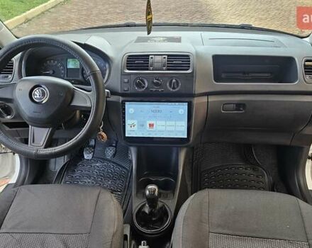 Белый Шкода Фабия, объемом двигателя 1.6 л и пробегом 132 тыс. км за 6700 $, фото 12 на Automoto.ua