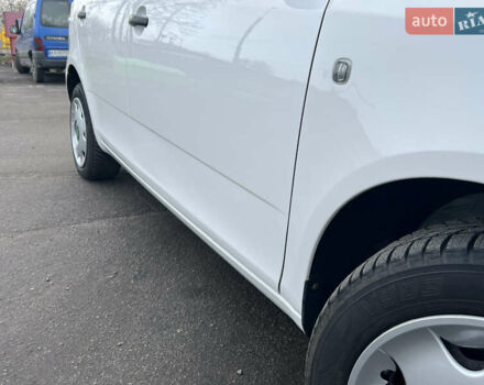 Белый Шкода Фабия, объемом двигателя 0 л и пробегом 130 тыс. км за 5300 $, фото 20 на Automoto.ua