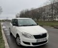 Белый Шкода Фабия, объемом двигателя 1.2 л и пробегом 300 тыс. км за 5700 $, фото 1 на Automoto.ua