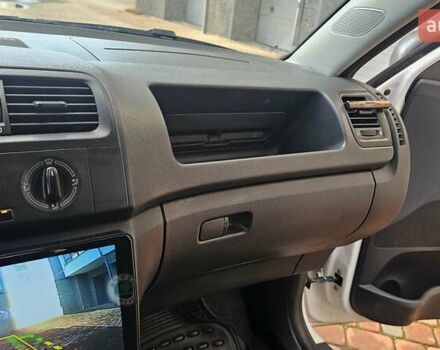 Белый Шкода Фабия, объемом двигателя 1.6 л и пробегом 132 тыс. км за 6700 $, фото 16 на Automoto.ua