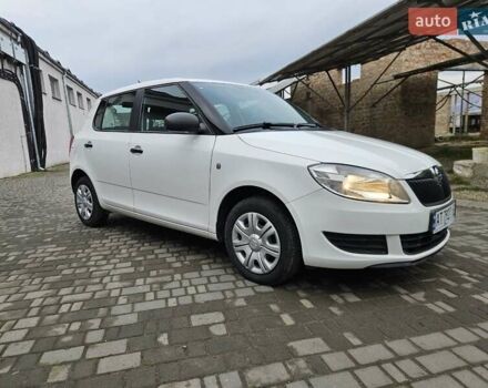 Белый Шкода Фабия, объемом двигателя 1.39 л и пробегом 218 тыс. км за 5500 $, фото 6 на Automoto.ua