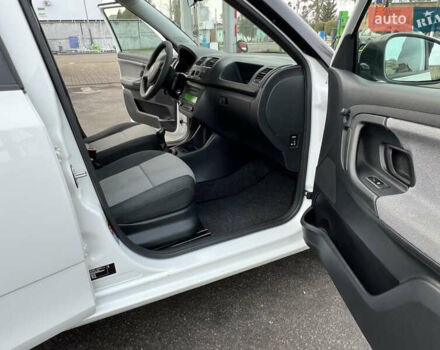 Белый Шкода Фабия, объемом двигателя 0 л и пробегом 130 тыс. км за 5300 $, фото 43 на Automoto.ua