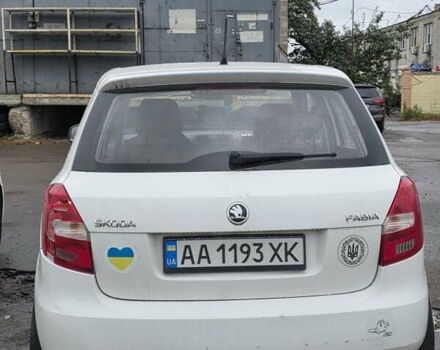 Білий Шкода Фабія, об'ємом двигуна 1.2 л та пробігом 213 тис. км за 3400 $, фото 4 на Automoto.ua