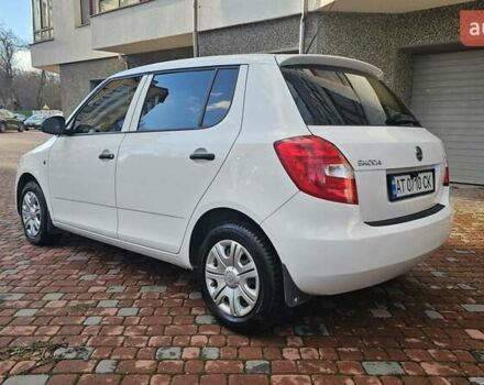 Белый Шкода Фабия, объемом двигателя 1.6 л и пробегом 132 тыс. км за 6700 $, фото 3 на Automoto.ua