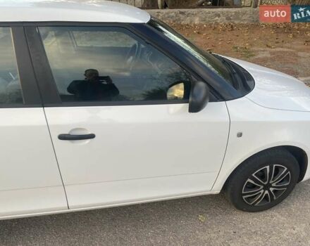 Белый Шкода Фабия, объемом двигателя 1.6 л и пробегом 243 тыс. км за 6100 $, фото 7 на Automoto.ua