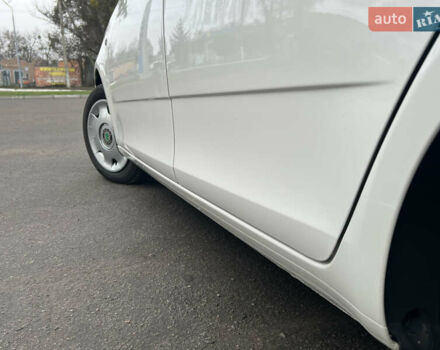 Белый Шкода Фабия, объемом двигателя 0 л и пробегом 130 тыс. км за 5300 $, фото 25 на Automoto.ua