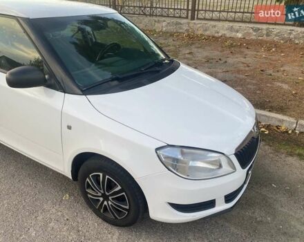 Белый Шкода Фабия, объемом двигателя 1.6 л и пробегом 243 тыс. км за 6100 $, фото 9 на Automoto.ua