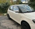 Белый Шкода Фабия, объемом двигателя 1.2 л и пробегом 185 тыс. км за 5000 $, фото 2 на Automoto.ua