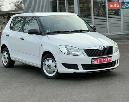 Белый Шкода Фабия, объемом двигателя 0 л и пробегом 130 тыс. км за 5300 $, фото 5 на Automoto.ua