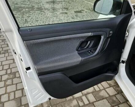 Белый Шкода Фабия, объемом двигателя 1.39 л и пробегом 218 тыс. км за 5500 $, фото 10 на Automoto.ua