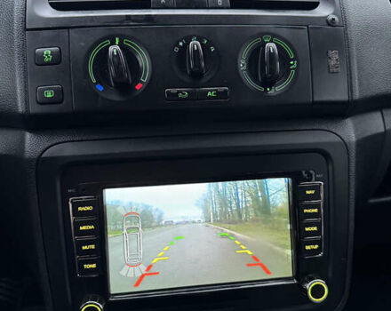 Белый Шкода Фабия, объемом двигателя 1.2 л и пробегом 310 тыс. км за 4600 $, фото 12 на Automoto.ua