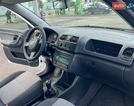 Белый Шкода Фабия, объемом двигателя 0 л и пробегом 130 тыс. км за 5300 $, фото 47 на Automoto.ua