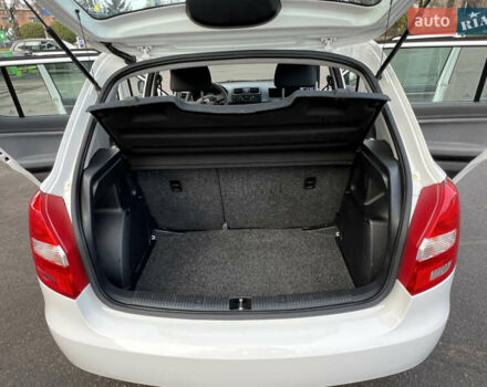 Белый Шкода Фабия, объемом двигателя 0 л и пробегом 130 тыс. км за 5300 $, фото 50 на Automoto.ua