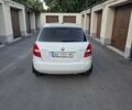 Белый Шкода Фабия, объемом двигателя 1.2 л и пробегом 215 тыс. км за 4300 $, фото 2 на Automoto.ua