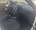 Білий Шкода Фабія, об'ємом двигуна 1.6 л та пробігом 250 тис. км за 6100 $, фото 3 на Automoto.ua