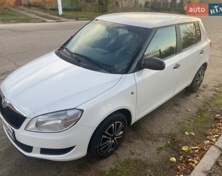 Белый Шкода Фабия, объемом двигателя 1.6 л и пробегом 243 тыс. км за 6100 $, фото 1 на Automoto.ua