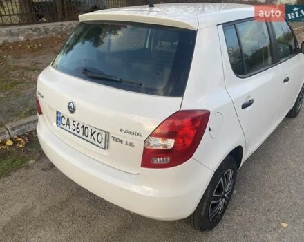 Белый Шкода Фабия, объемом двигателя 1.6 л и пробегом 243 тыс. км за 6100 $, фото 5 на Automoto.ua