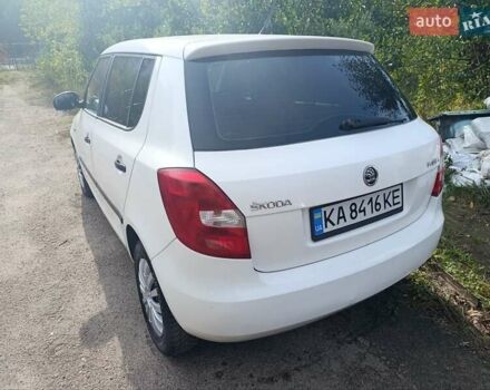 Белый Шкода Фабия, объемом двигателя 1.6 л и пробегом 320 тыс. км за 5200 $, фото 5 на Automoto.ua