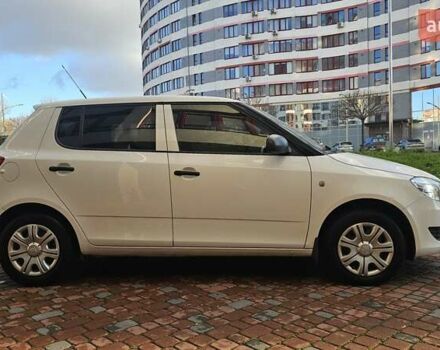 Белый Шкода Фабия, объемом двигателя 1.6 л и пробегом 132 тыс. км за 6700 $, фото 6 на Automoto.ua