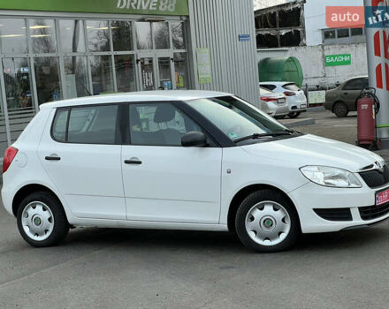 Белый Шкода Фабия, объемом двигателя 0 л и пробегом 130 тыс. км за 5300 $, фото 7 на Automoto.ua