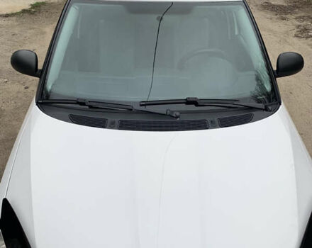 Белый Шкода Фабия, объемом двигателя 1.4 л и пробегом 210 тыс. км за 6600 $, фото 10 на Automoto.ua